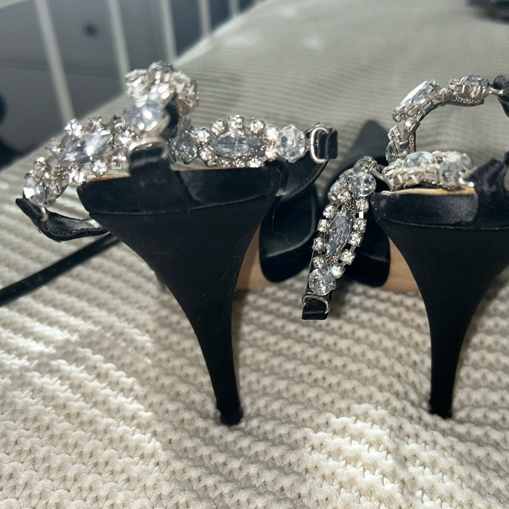 Chic Black Satin Heels with Silver Embellishments - Picture 4 of 5